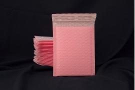 Růžová matná bublinková obálka 130x150mm 