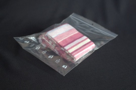 ZIP sáček 120x170mm 40my se závěsným otvorem